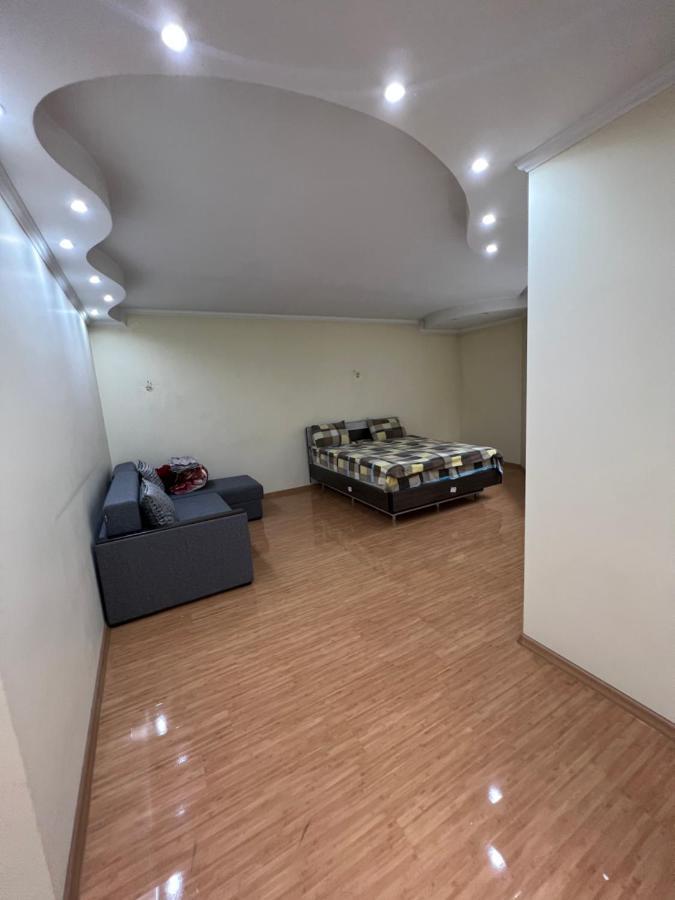 Central Park Accommodation คีชีเนา ภายนอก รูปภาพ