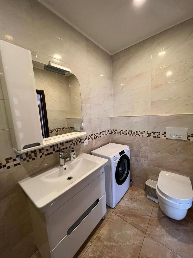 Central Park Accommodation คีชีเนา ภายนอก รูปภาพ