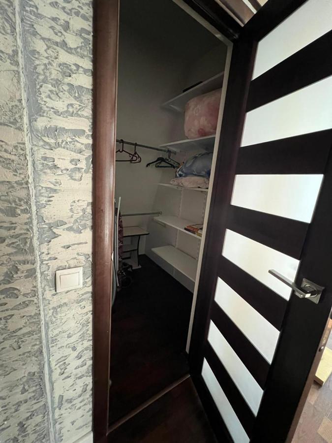 Central Park Accommodation คีชีเนา ภายนอก รูปภาพ